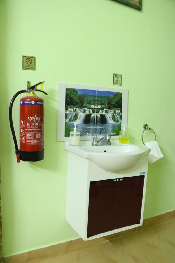 Hotel Nkc Airport Ченнаї Екстер'єр фото